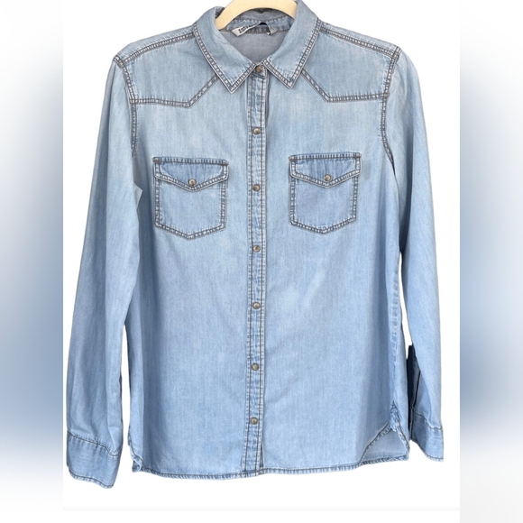 Zara Tops - Zara Basic Light Blue Denim Button-Up Shirt Z1975 XS *C5